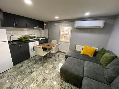 Orange Airport Hotel - image 13