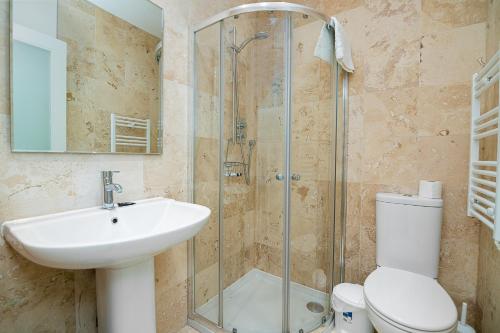 Modern 1 Bed Flat in Holborn, London for up to 2 people with free wifi, Londýn (fotografie 7)