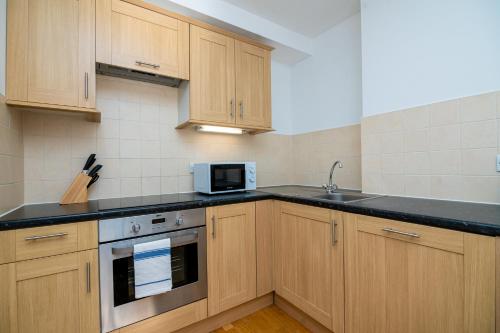 Modern 1 Bed Flat in Holborn, London for up to 2 people - with free wifi