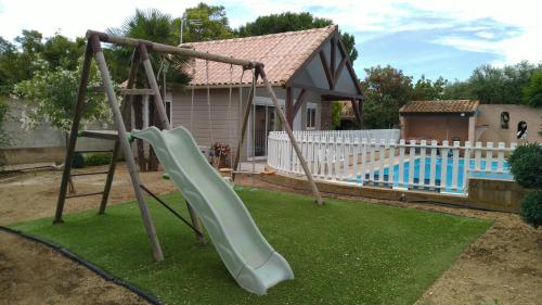 Kert, LE CHALET DE LYLOU in Montady