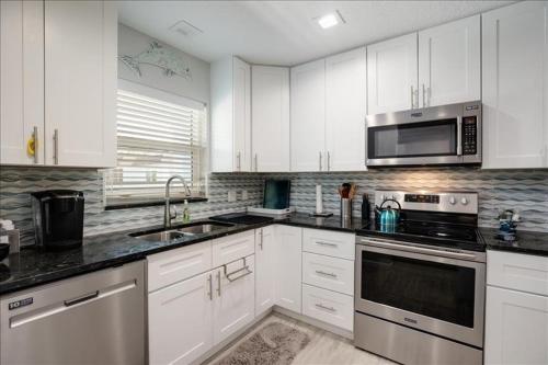 Cayman Cay 201 condo - image 3