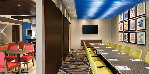 Holiday Inn Express & Suites Columbus East - Heath By IHG