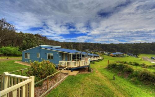 Beachcomber Holiday Park Stop at Beachcomber Holiday Park to discover the wonders of Narooma. The hotel offers a high standard of service and amenities to suit the individual needs of all travelers. Service-minded staff will 