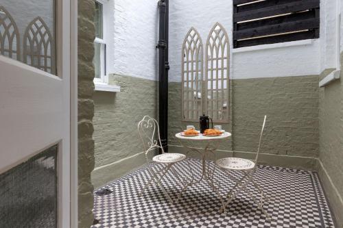 Collingham Serviced Apartments - image 2