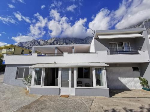  Turina Apartments in Makarska