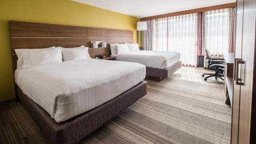 Holiday Inn Express Fullerton-Anaheim an IHG Hotel - main image