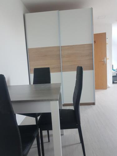 podkrvnī byt pro dva s kuchyňou podkrvnī byt pro dva s kuchyňou