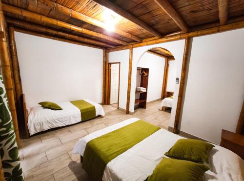 3 twin beds