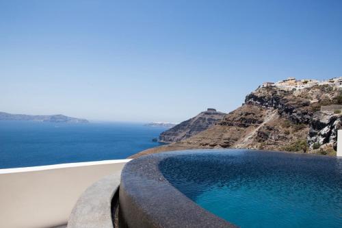 263840158 Porto Fira Suites