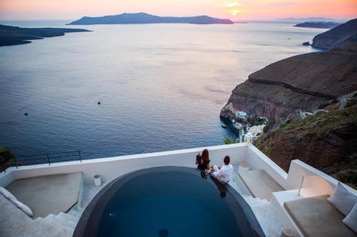 263840185 Porto Fira Suites