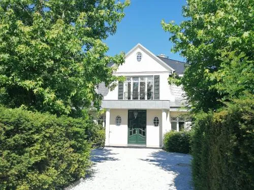 Doppelzimmer Gartenblick Villa Julian in Aurich, Deutschland