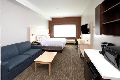 Holiday Inn Express & Suites - Portage, an IHG Hotel