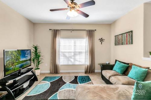 Lovely Home With Private Pool & Resort Amenities - image 3