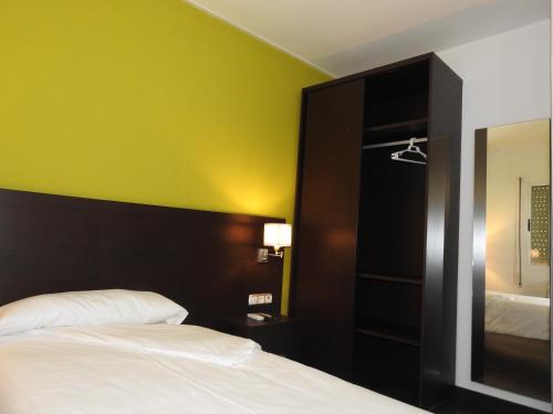  Hostal Meson de Paco in Cariñena