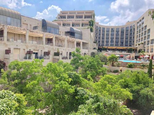 ✦Luxury 2 Bdr David's Village apartment ✦ Mamilla