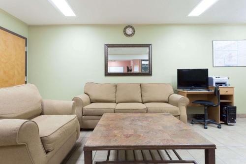 Days Inn by Wyndham Reidsville - image 2