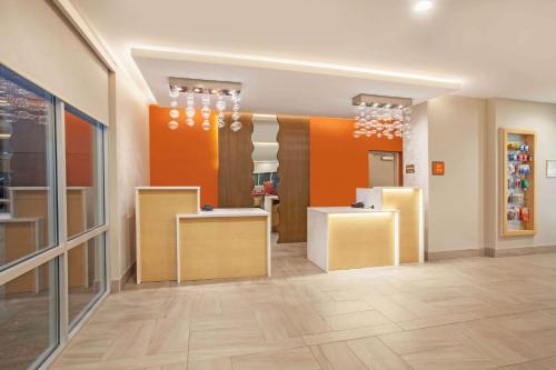 La Quinta by Wyndham Madera - image 8