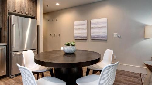 33 Ski Village Loft 3BR by SkyRun Park City - image 5