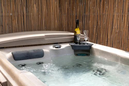 Karstais baseins, Finest Retreats - The Grove Annexe in Craven Arms