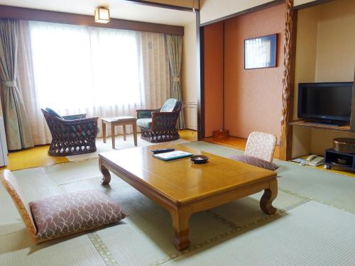 room detail thumbnail 1