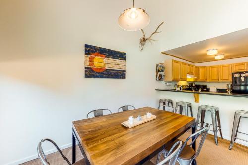 Perfect Pitkin Creek Condo - main image