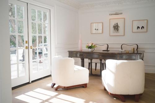 ล็อบบี้, Cara Hotel near โรงละครกรีก