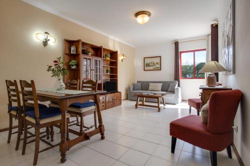 Sun and Sand Apartment - main image