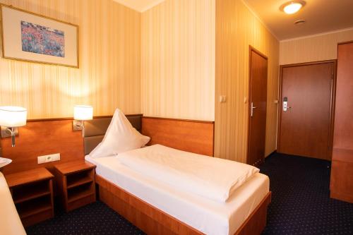 Business Hotel Vega Wrocław - image 10