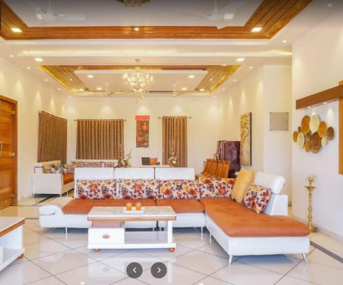 7BHK VILLA with Wonderful View and Good Food Lonavala