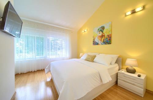 Holiday House Mar