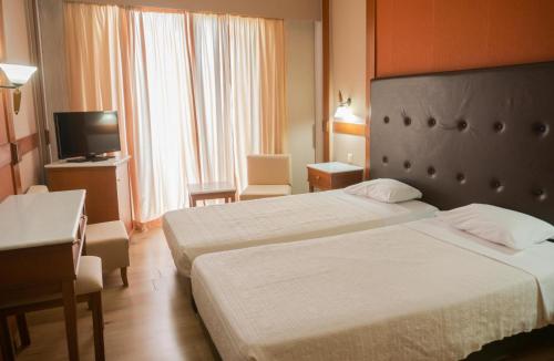 Park Hotel - image 11