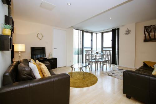 Riverview Apartments - image 3
