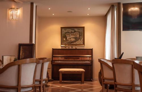 Park Hotel - image 3