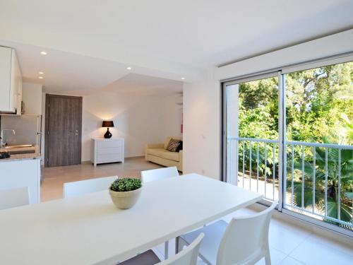Apartment MB6 Loggia by Interhome 4