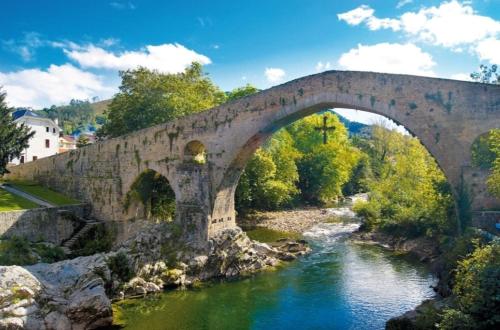  En el Sella, Pension in Cangas de Onís