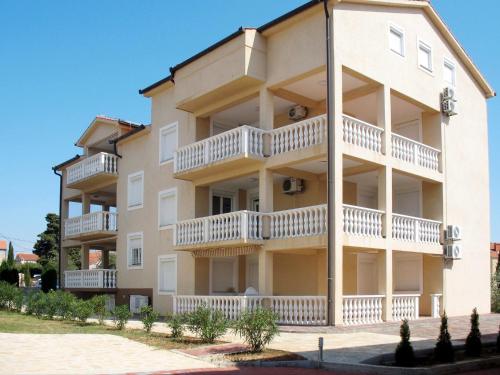  Apartment Davor-2, Unterkunft in Ugljan