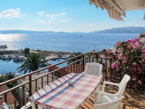  Apartment Astra Maris (TGR129) in Okrug Donji