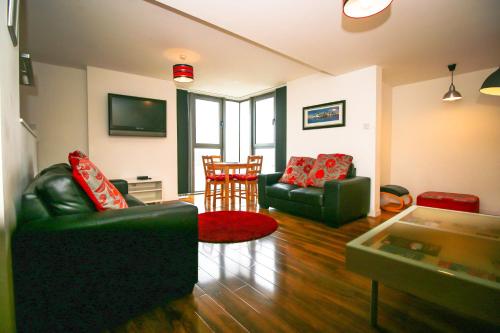 Riverview Apartments - image 8
