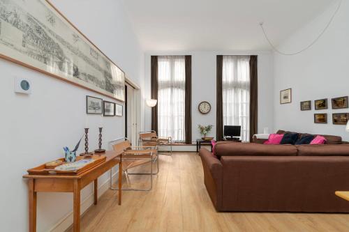 PERFECT LOCATION! Spacious 2BR Home by Hyde Park