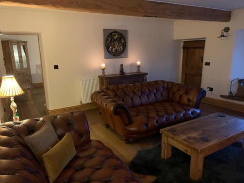 5 Star Cottage on the Green with Log Burner - Dog Friendly