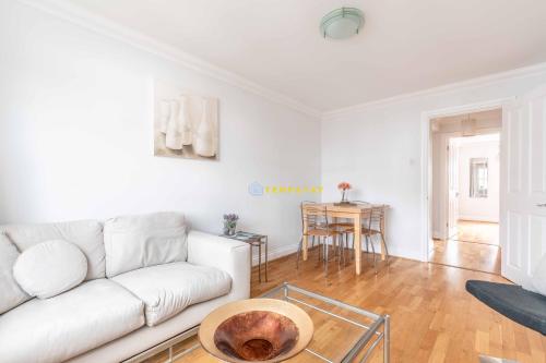 PERFECT SPOT IN CENTRAL WINDSOR & FREE PARKING! - By Tempstay, Windsor (fotografie 10)
