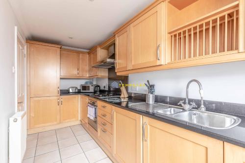 PERFECT SPOT IN CENTRAL WINDSOR & FREE PARKING! - By Tempstay, Windsor (fotografie 11)