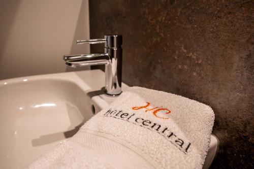Hotel Central - image 12