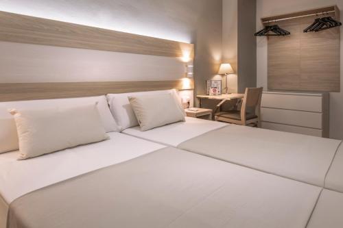 Hotel Catalunya Express - image 9