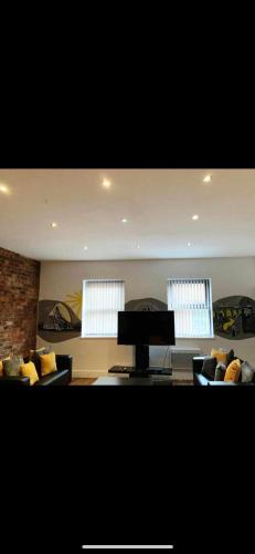 Spacious Shude Hill Apartment With Balcony, Manchester (photo 7)