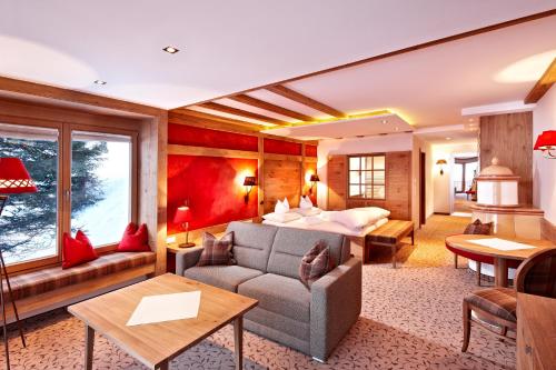 Hotel Berghof Crystal Spa & Sports - image 3