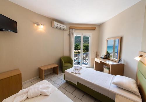 Surf Hotel - image 4
