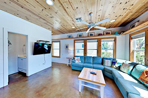 East Avenue Unit 8 Home - image 3