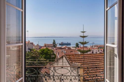 Amazing river view in historical Lisbon, Lisabon