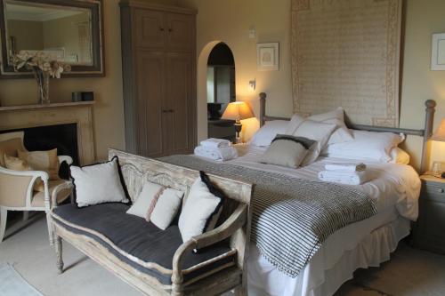 Roundhill Farmhouse in เคลส์ตัน